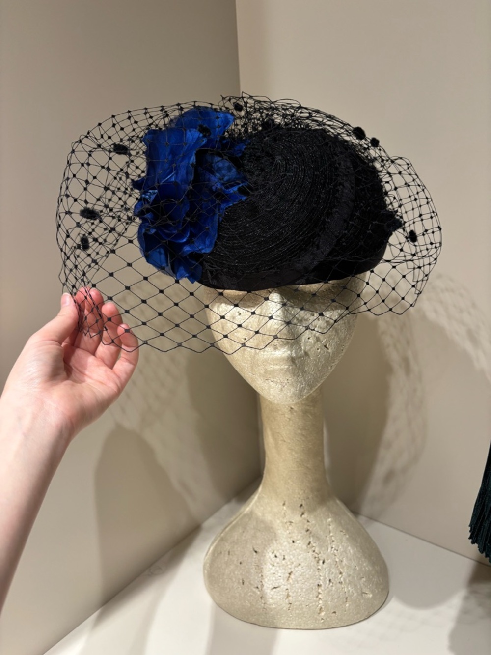 Black Veiled straw lace Fascinator Hat with Blue Flower Accent frank olive OS